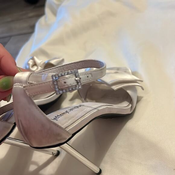 Jeffrey Campbell Queening Sandal In White size 7 - Picture 6 of 10